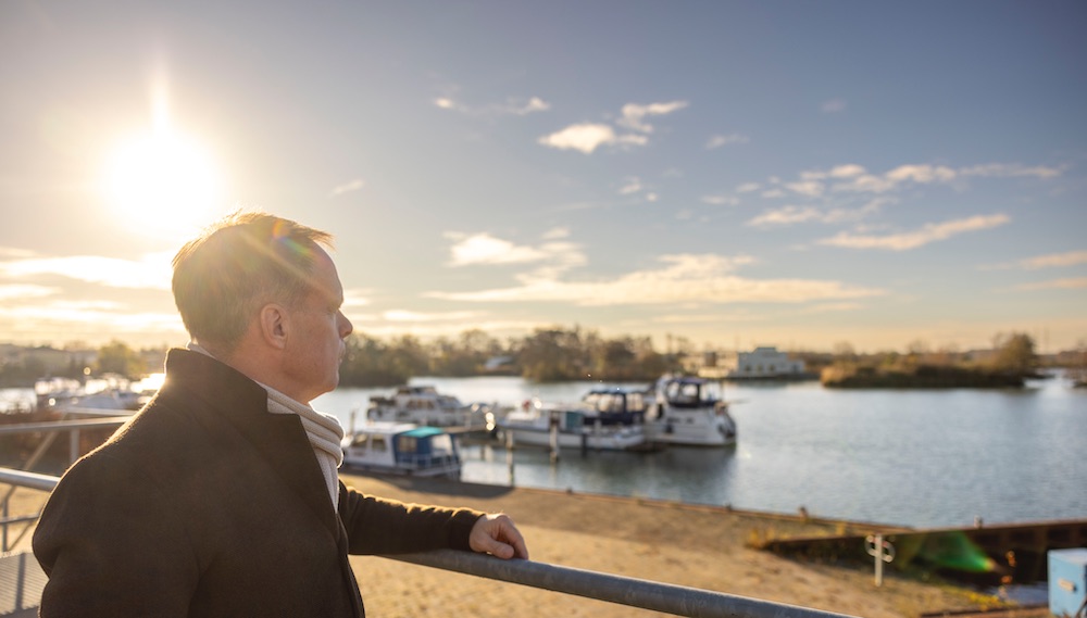 bernd-antonius-vor-der-marina